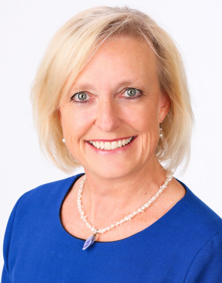 HaydtC 7348x size 768x981